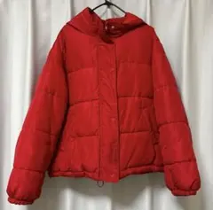 赤 ダウンジャケット フード付き