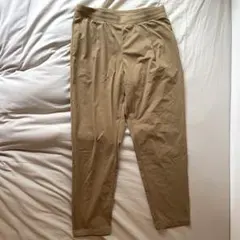 UNIQLO ユニクロ ウルトラストレッチアクティブテーパードアンクルパンツM