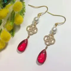 5702』ハンドメイドピアス - メルカリ