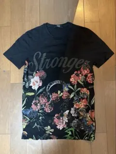 Bershka 半袖Tシャツ 花柄プリント　ベルシュカ
