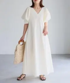 最終値 新品タグ付きRiberry リベリー Vネックパフスリーブワンピース