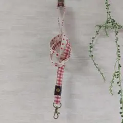 ハンドメイド　りんご柄ネックストラップ