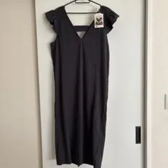 Lutique 黒 Vネック ワンピース