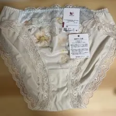 Wacoal Mサイズ 刺繍レースショーツ クリーム色のサムネイル