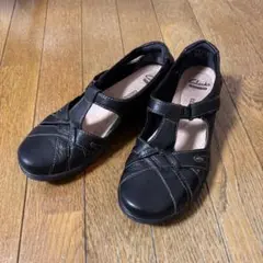 Clarks クラークス レザー フラットシューズ ブラックのサムネイル