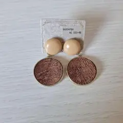 Kaza サークルピアス ベージュ ブラウンのサムネイル