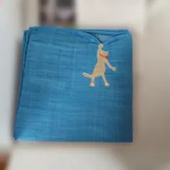 ネコの刺繍入り青ハンカチひっこみシリーズのサムネイル