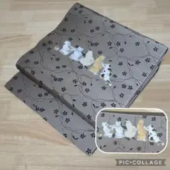 先住猫を労る猫さん♥小花柄♥京袋帯リメイク1点物♥胴回りデザインあり♥のサムネイル