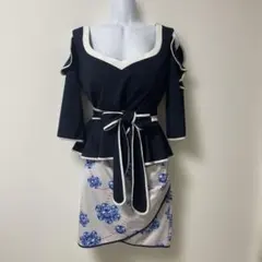 Lサイズ　オフショルダーペプラムトップス ネイビー　sobre ソブレ