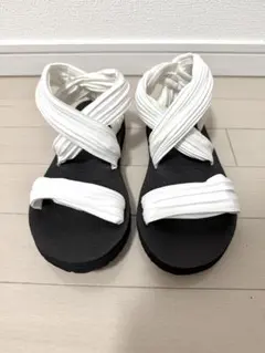 クロスストラップ スポーツサンダル ホワイト/ブラック