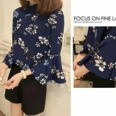 ＳＮＳで話題沸騰中　今春トレンド花柄☆袖フリルブラウス♪♪　ネイビーＭ