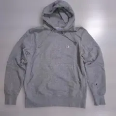 チャンピオンのフード付きパーカー