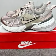 新品 NIKE ナイキ レディース ランニングシューズ スニーカー 23のサムネイル