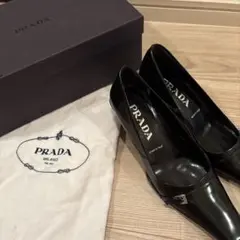 PRADA スクエアトゥ　パンプス　黒のサムネイル