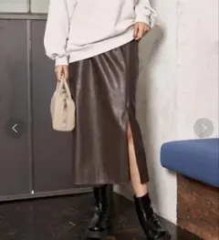 フェイクレザースリットスカート
