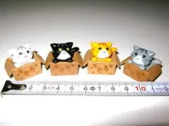 ミニチュア【段ボールにゃんこ 4個】猫 ねこ オーナメント おもちゃ 玩具