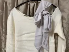 クリーム色オフショルダーリブニット長袖