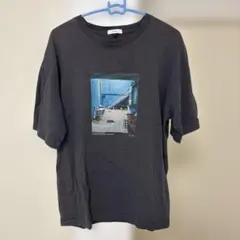 a.v.v フォトプリント Tシャツ チャコールグレー Lのサムネイル
