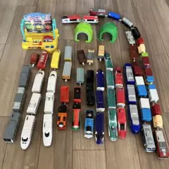 ダイソー プチ電車シリーズ 大量まとめ レール橋脚車両セット - メルカリ