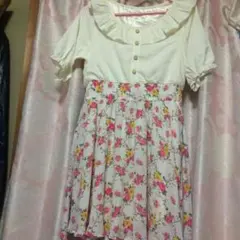 ゆーた様専用。　新品 花柄 ワンピース