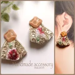 インド刺繍　リボン　2way ベージュスクエア　ピアス　イヤリング　ハンドメイド