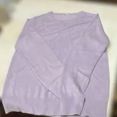 オフィスでも大活躍！GUパープルセーター