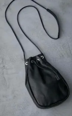 レザー巾着ショルダーバッグ