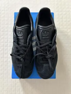 【新品】アディダスオリジナルス GAZELLE TRIPLE BLACK26.5のサムネイル