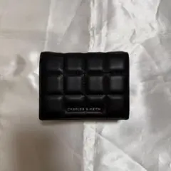 CHARLES & KEITH スクエア キルトチェーンハンドルウォレット