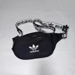 adidas ボディバッグ 黒