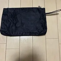 PETIT BATEAU ロゴ入り ブラック ポーチのサムネイル