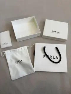 FURLA ギフト箱セット