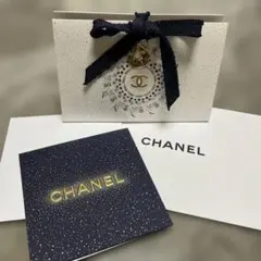 シャネル　ギフトボックス　メッセージカード　CHANEL チャーム付き