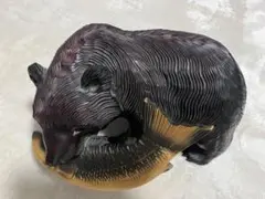 木彫りの熊 鮭をくわえた熊