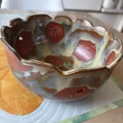 ⑨ 花びら型 多色 陶器ボウル