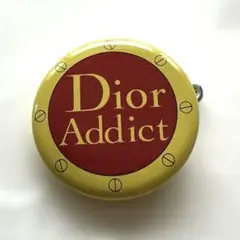 【Dior】ノベルティAddict イエロー缶バッジ