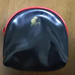 ツイステ ハート型ロゴ付き黒赤ポーチ