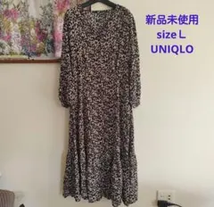 新品　UNIQLO 　花柄　プリントVネックフレア　黒ワンピース　ピンク