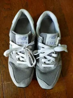 New Balance 373 グレー スニーカー 24cmのサムネイル