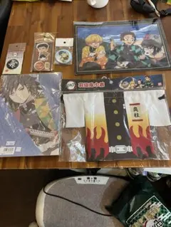 鬼滅の刃 キャラクターグッズセット クリアファイル タオル 缶バッジ等