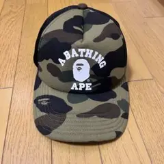 A BATHING APE 迷彩トラッカーキャップ