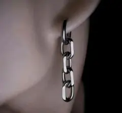 新品未使用 シルバーチェーン4連ステンレスピアス 片耳 男女兼用ゴシック パンク