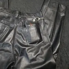 レザーパンツ