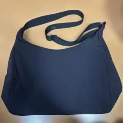 GU ショルダーバッグ　ブラック　ユニセックス