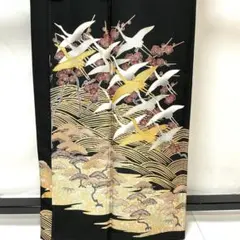 ◯b836 正絹 黒留袖 比翼付 五つ紋 落款 螺鈿 金銀箔 着物 - メルカリ