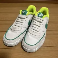NIKE スニーカー (DX2941-100)23㎝