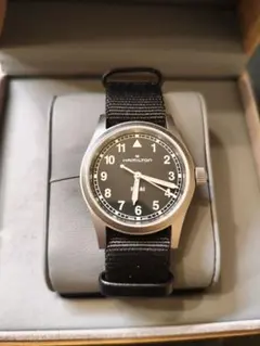 カーキフィールド