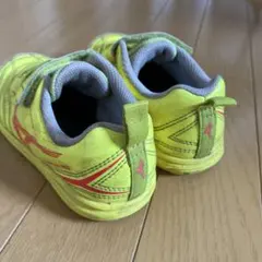 Mizuno トレシュー　18cm