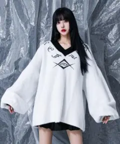 美品 レフレム Thorn eye フェザーヤーンニットプルオーバー Vネック