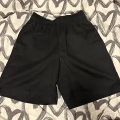 ブラックショートパンツ